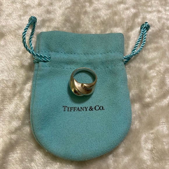 🍀Tiffany & Co. Sterling Silver & Gold Shrimp Dome Ring - Picture 2 of 6